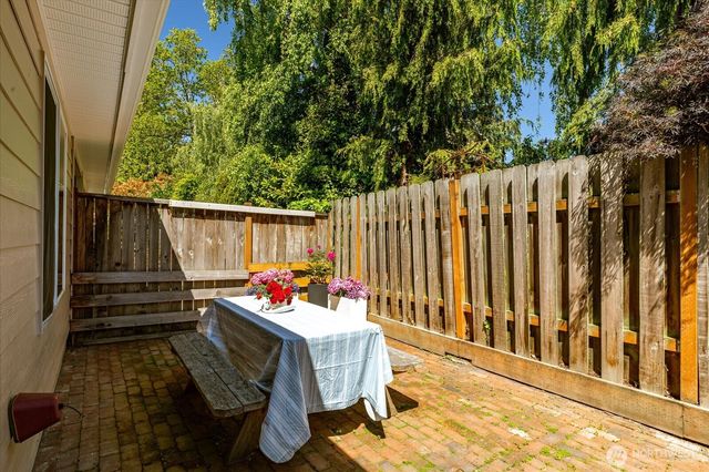 160 NE Melrose Drive, Oak Harbor, WA 98277