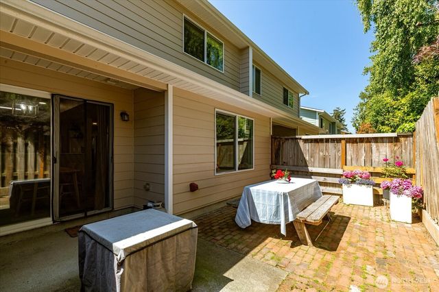 160 NE Melrose Drive, Oak Harbor, WA 98277