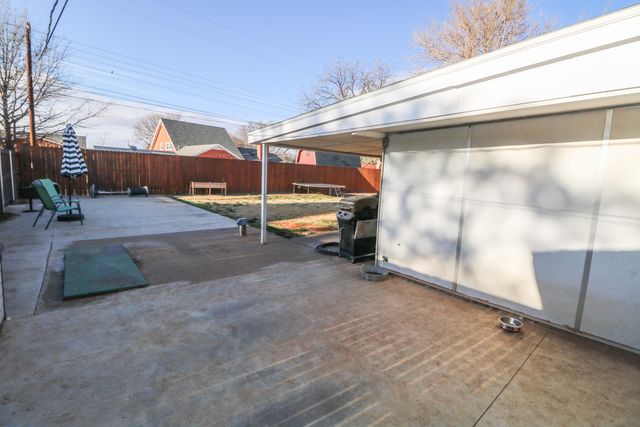 307 E 22nd Street, Littlefield, TX 79339