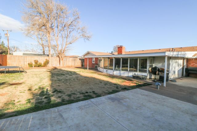 307 E 22nd Street, Littlefield, TX 79339