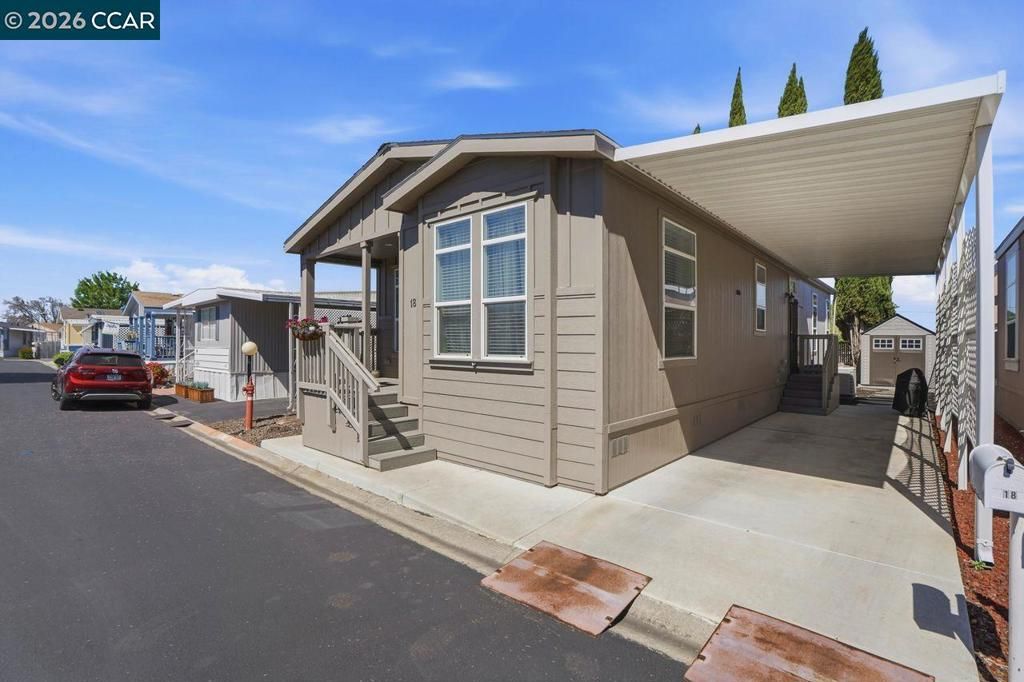 Image 2 of property listing at 3660 Walnut Blvd, Brentwood, CA 94513