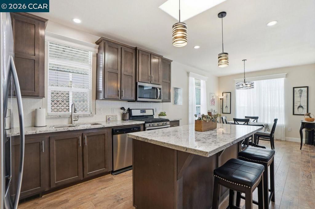 Image 5 of property listing at 3660 Walnut Blvd, Brentwood, CA 94513