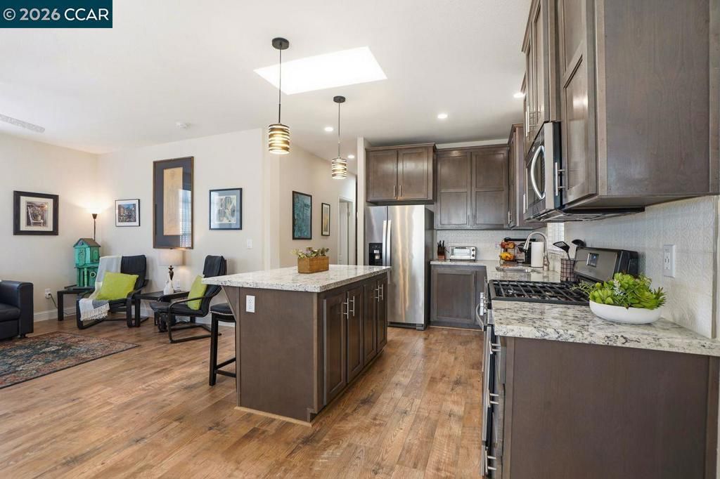 Image 7 of property listing at 3660 Walnut Blvd, Brentwood, CA 94513