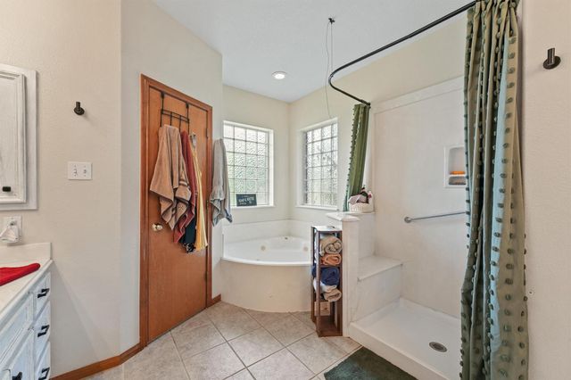 5519 S Highway 35, Alvin, TX 77511