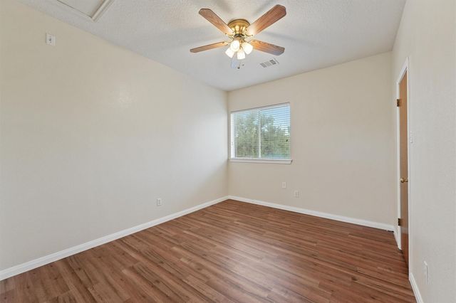 5519 S Highway 35, Alvin, TX 77511