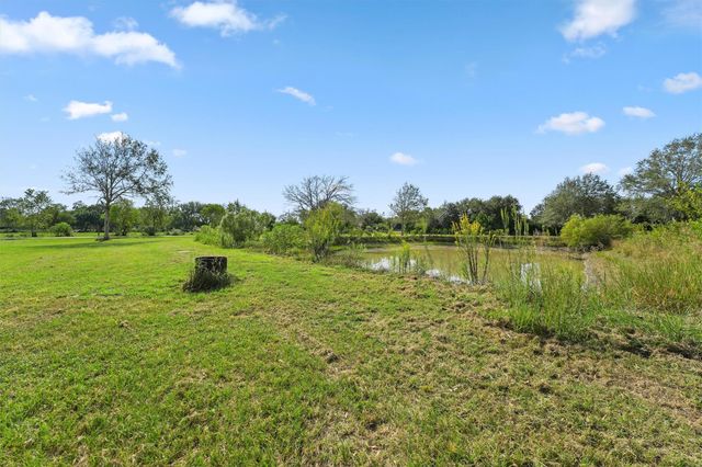 5519 S Highway 35, Alvin, TX 77511