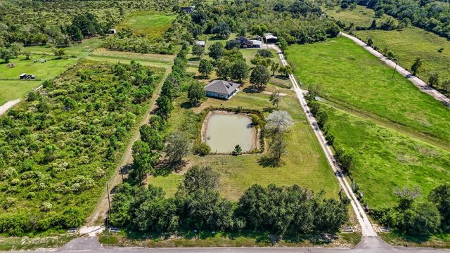 5519 S Highway 35, Alvin, TX 77511