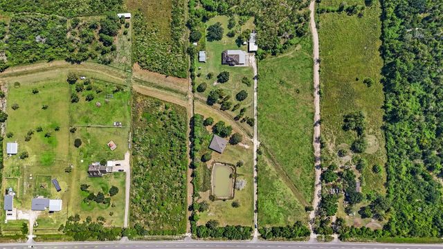 5519 S Highway 35, Alvin, TX 77511