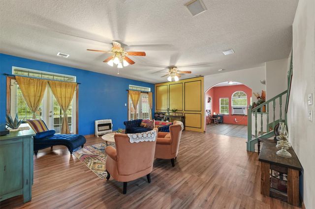 5519 S Highway 35, Alvin, TX 77511