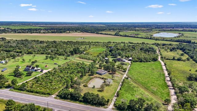 5519 S Highway 35, Alvin, TX 77511
