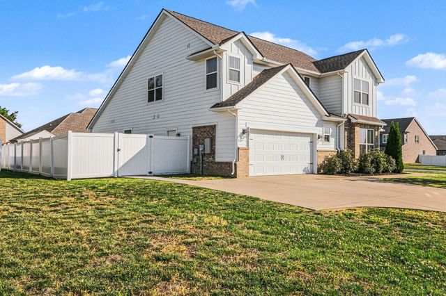 2602 Kingfisher Dr, Murfreesboro, TN 37128