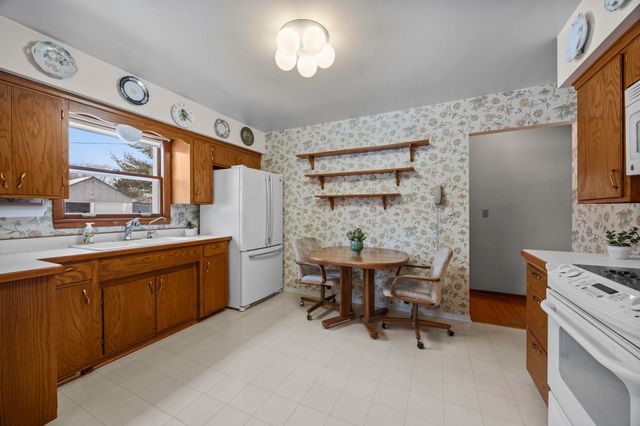 4161 Otter Lake Road, Gem Lake, MN 55110