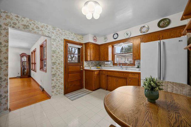 4161 Otter Lake Road, Gem Lake, MN 55110