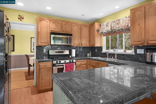 222 Donegal Way, Martinez, CA 94553