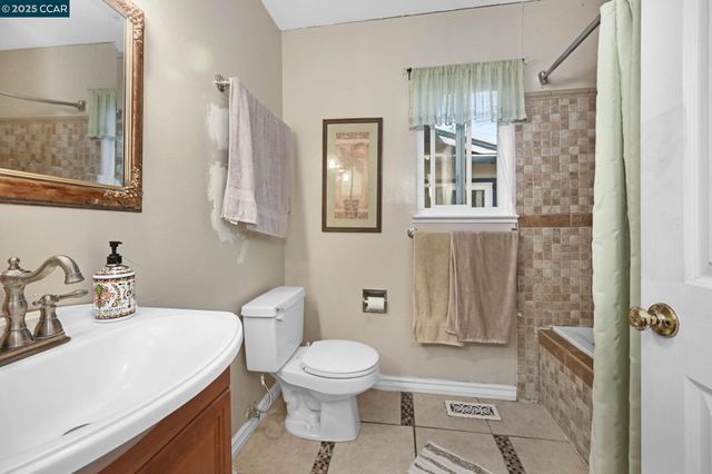 222 Donegal Way, Martinez, CA 94553