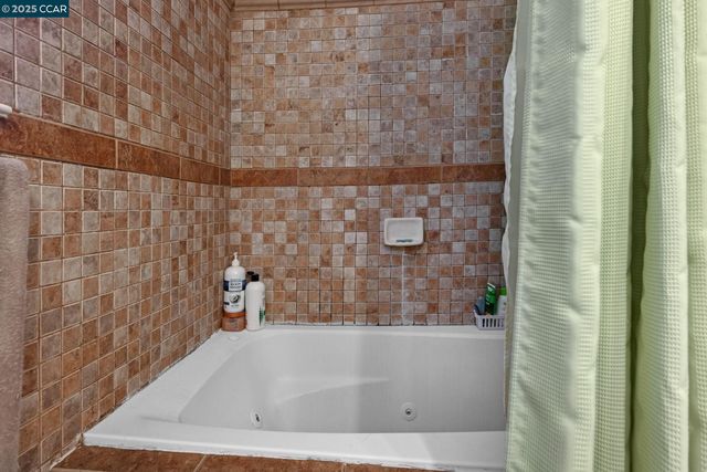 222 Donegal Way, Martinez, CA 94553