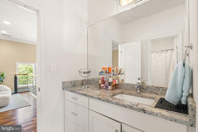 4226 40TH ST N, Arlington, VA 22207