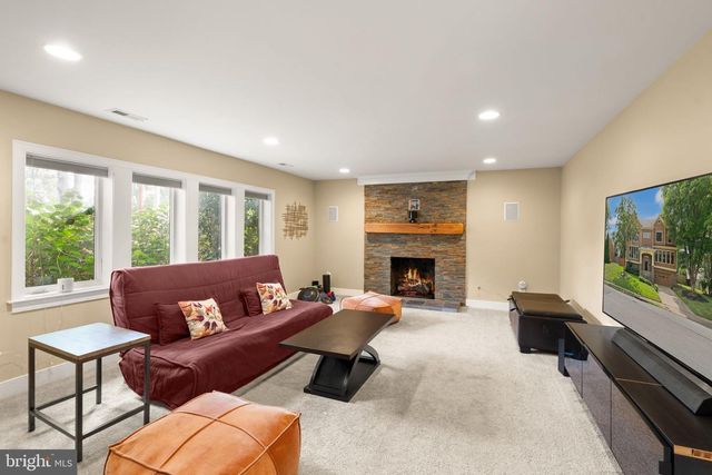 4226 40TH ST N, Arlington, VA 22207