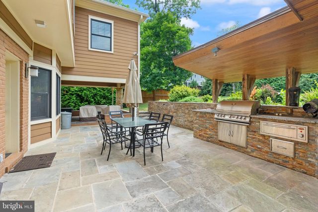 4226 40TH ST N, Arlington, VA 22207