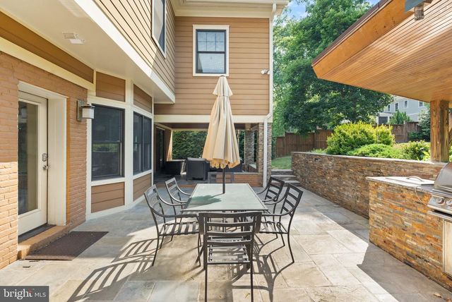 4226 40TH ST N, Arlington, VA 22207