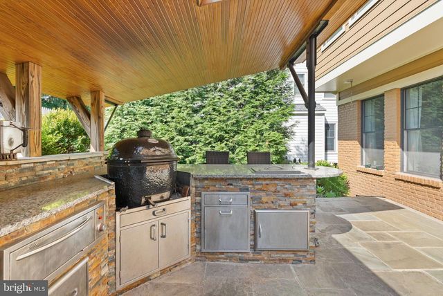 4226 40TH ST N, Arlington, VA 22207