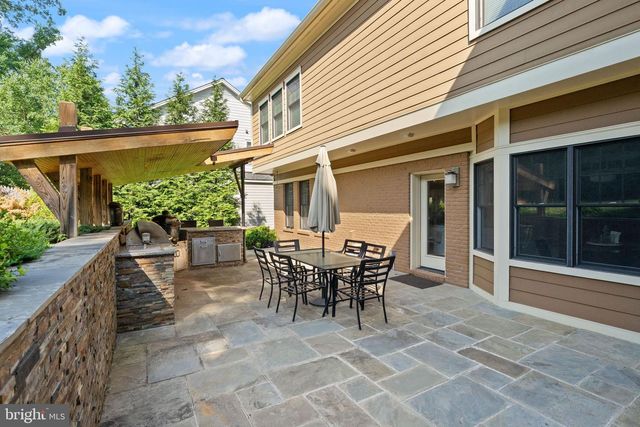 4226 40TH ST N, Arlington, VA 22207