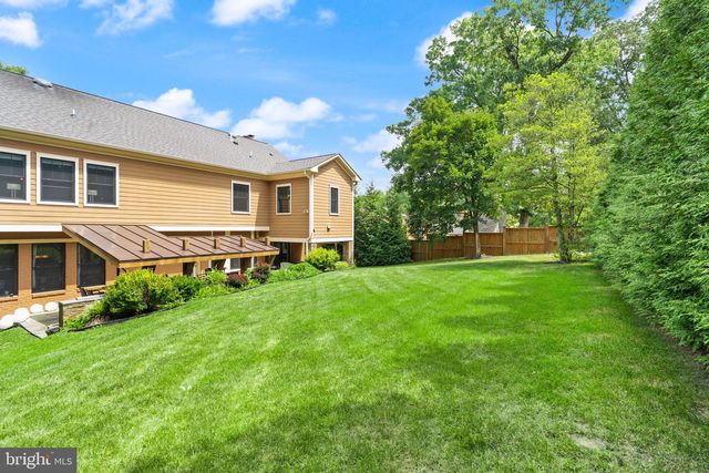4226 40TH ST N, Arlington, VA 22207