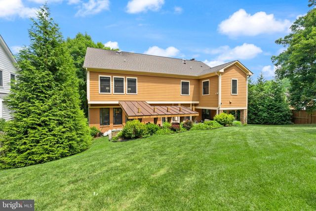 4226 40TH ST N, Arlington, VA 22207