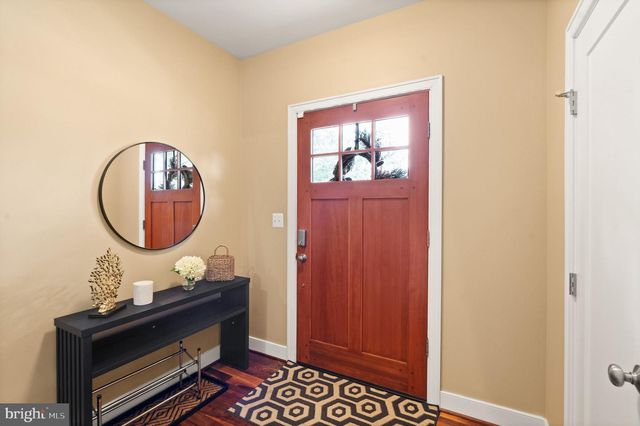 4226 40TH ST N, Arlington, VA 22207