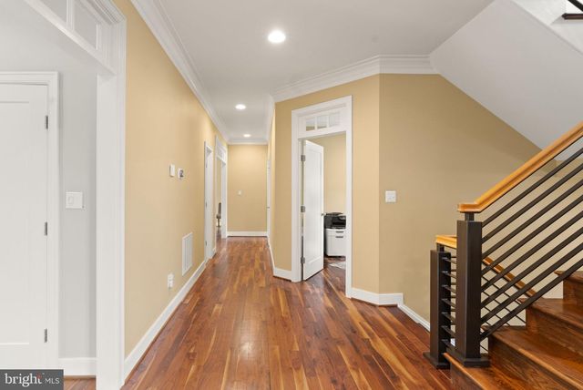 4226 40TH ST N, Arlington, VA 22207