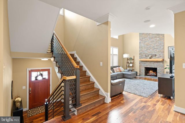 4226 40TH ST N, Arlington, VA 22207