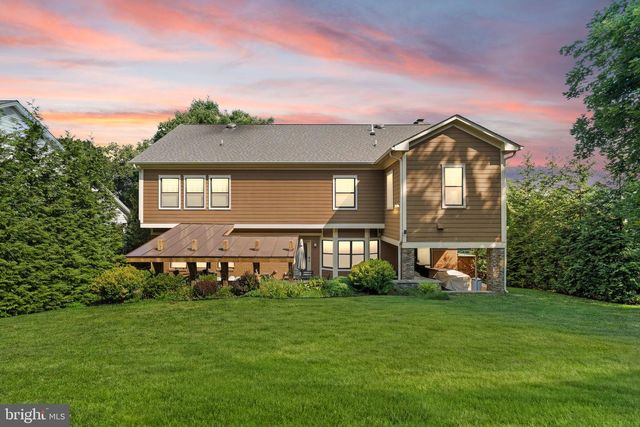 4226 40TH ST N, Arlington, VA 22207