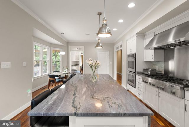 4226 40TH ST N, Arlington, VA 22207