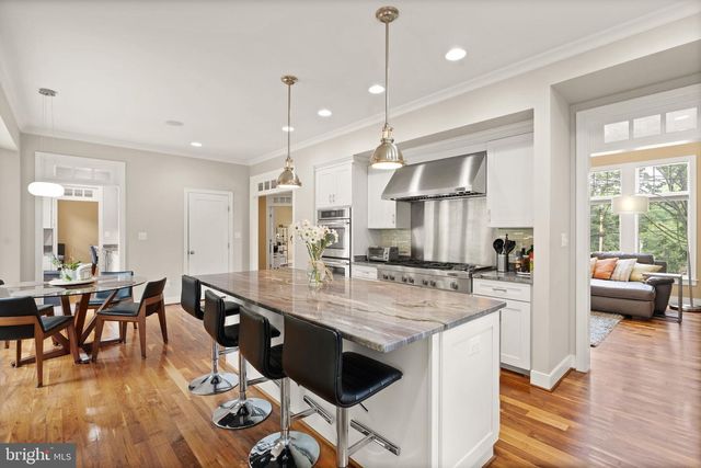 4226 40TH ST N, Arlington, VA 22207