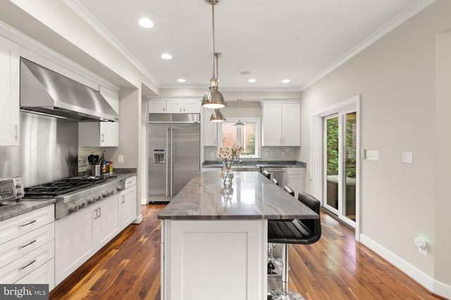 4226 40TH ST N, Arlington, VA 22207