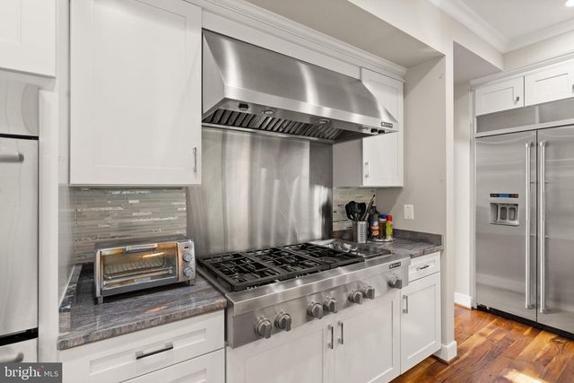 4226 40TH ST N, Arlington, VA 22207
