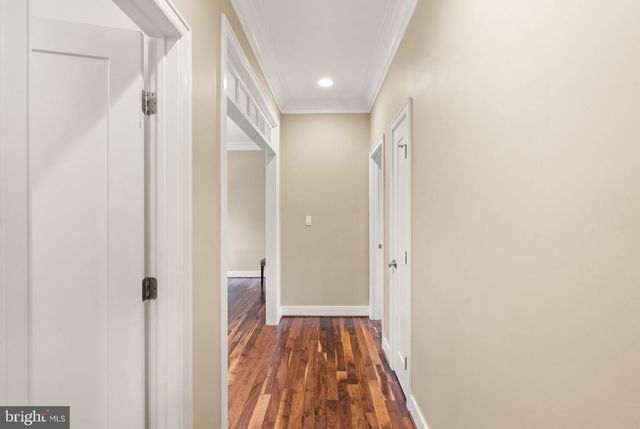 4226 40TH ST N, Arlington, VA 22207
