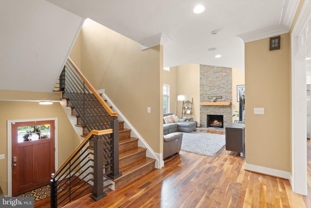 4226 40TH ST N, Arlington, VA 22207