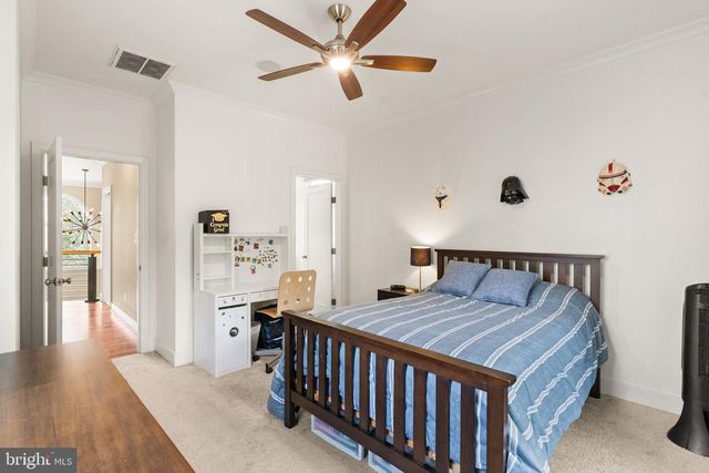 4226 40TH ST N, Arlington, VA 22207
