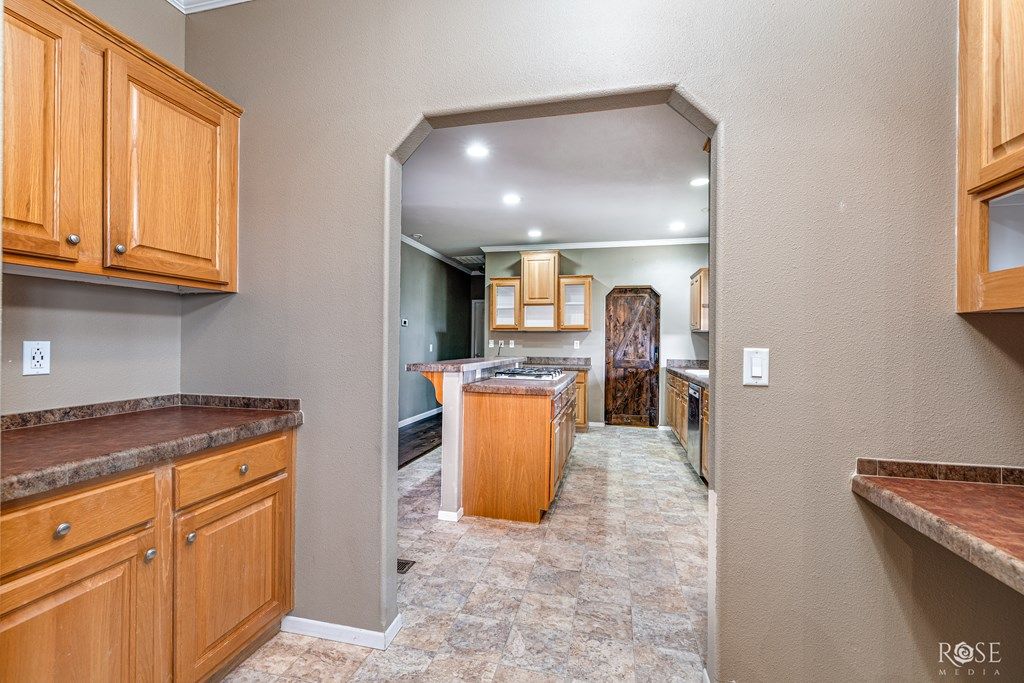 Image 17 of property listing at 660 Private Rd 1115, Sonora, TX 76950