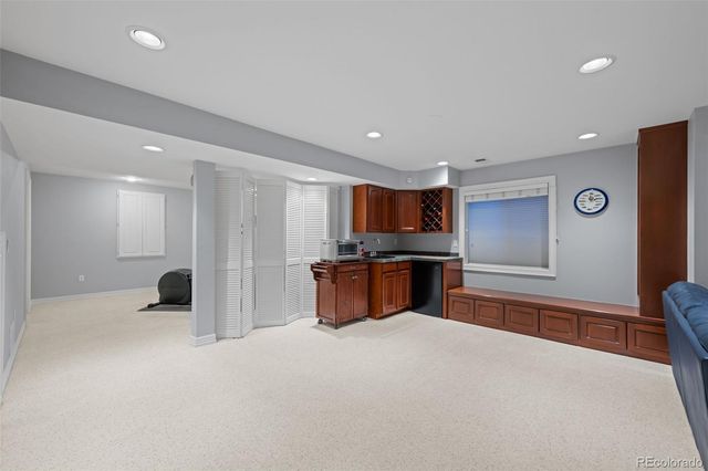 1085 S Vine Street, Denver, CO 80209