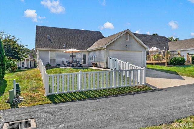 312 Hawks View Drive, O'fallon, MO 63368