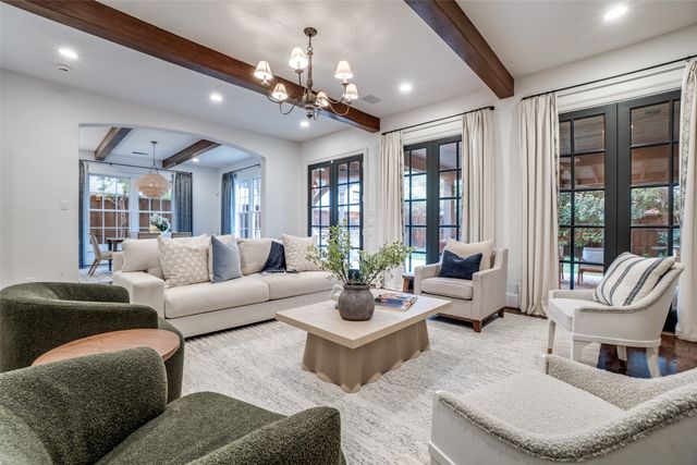 4900 W Stanford Avenue, Dallas, TX 75209