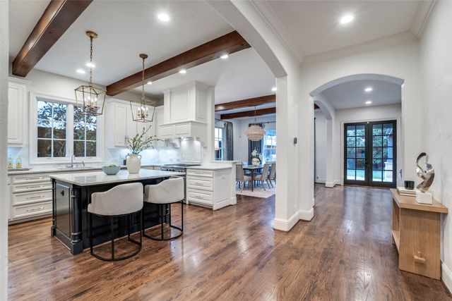 4900 W Stanford Avenue, Dallas, TX 75209