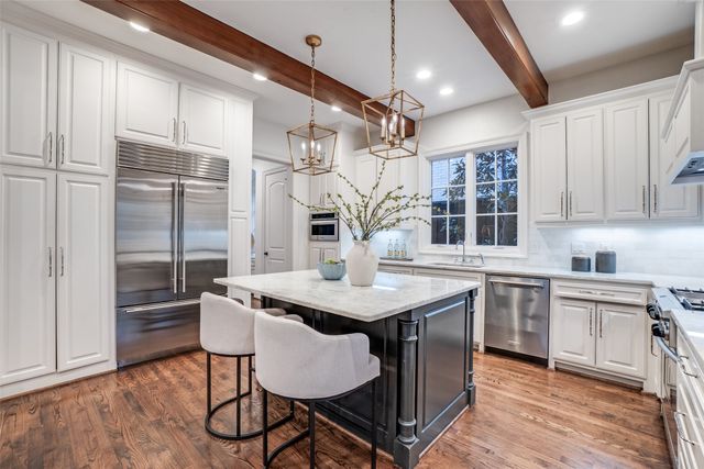 4900 W Stanford Avenue, Dallas, TX 75209