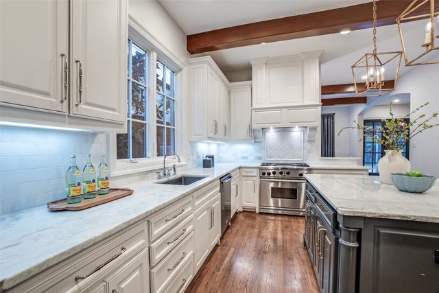 4900 W Stanford Avenue, Dallas, TX 75209