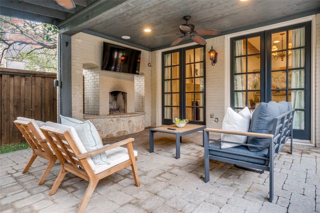 4900 W Stanford Avenue, Dallas, TX 75209