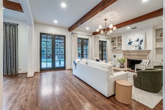 4900 W Stanford Avenue, Dallas, TX 75209