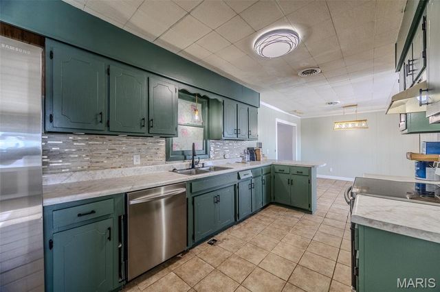 30017 Jeffries Road, Richland, MO 65556