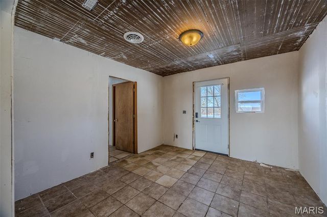 30017 Jeffries Road, Richland, MO 65556